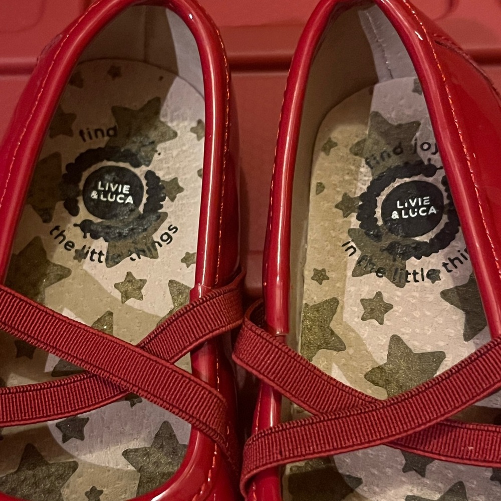Livie & Luca Size 8c Shiny Red Dress Shoes - Picture 3 of 5